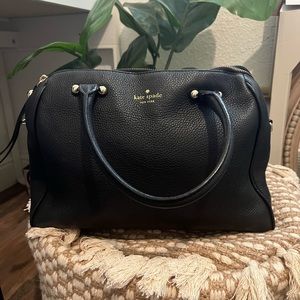 Kate spade duffle bag in great condition